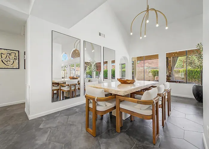 New Royal Palms Retreat With Pool & Pool Table Tempe