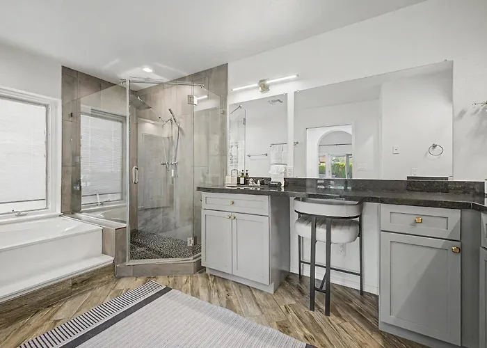 New Royal Palms Retreat With Pool & Pool Table Tempe