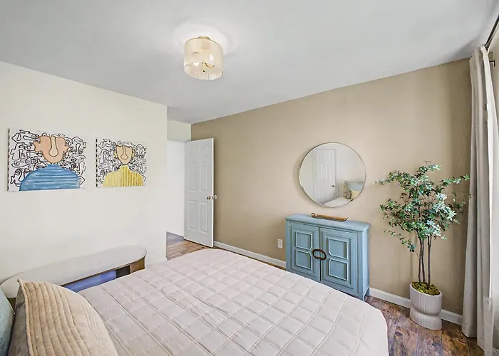 New Royal Palms Retreat With Pool & Pool Table Ferienhaus Tempe