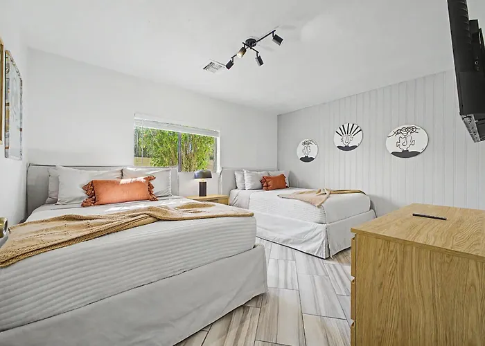 Ferienhaus New Royal Palms Retreat With Pool & Pool Table *