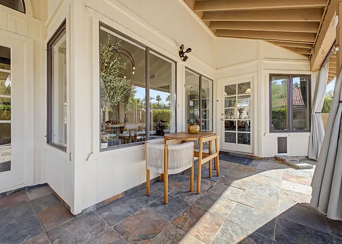 New Royal Palms Retreat With Pool & Pool Table *